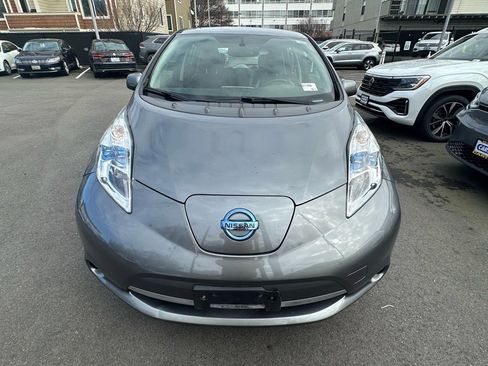 Used 2015 Nissan Leaf SL image 2
