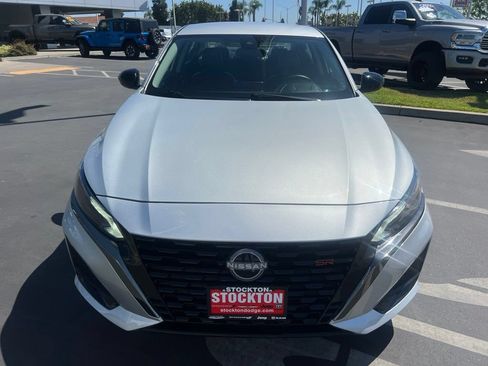 Used 2025 Nissan Altima 2.5 SR FWD image 6