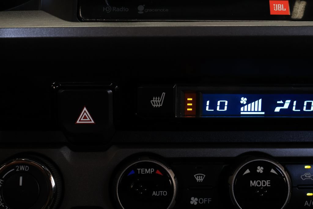 Used 2016 Toyota Tacoma TRD Sport AWD/4WD image 35