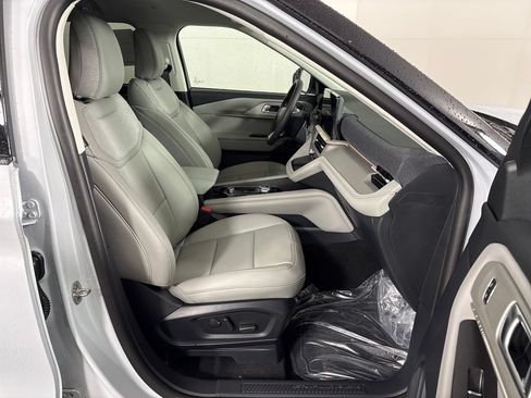 New 2026 Ford Explorer Active w/ Active Comfort Package RWD image 5