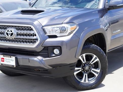 Used 2016 Toyota Tacoma TRD Sport w/ Towing Package AWD/4WD image 6
