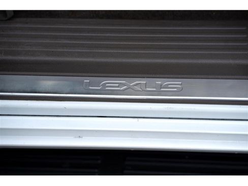 Used 2018 Lexus GX 460 Premium w/ Premium Package image 31