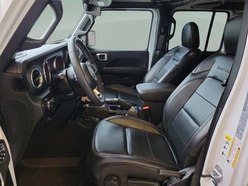 Used 2018 Jeep Wrangler Unlimited Sahara image 9