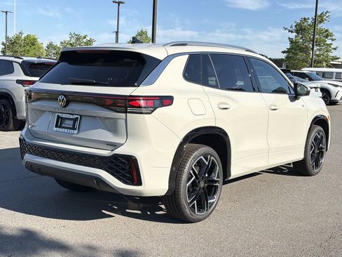 New 2026 Volkswagen Tiguan SEL R-Line AWD/4WD image 5