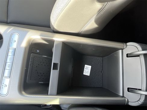 New 2025 Genesis GV60 Advanced image 23