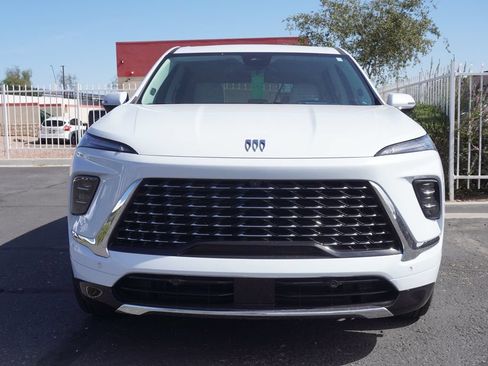 Used 2026 Buick Enclave Avenir w/ Super Cruise Package FWD image 3