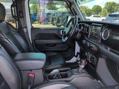 Used 2020 Jeep Wrangler Unlimited Sahara AWD/4WD image 10