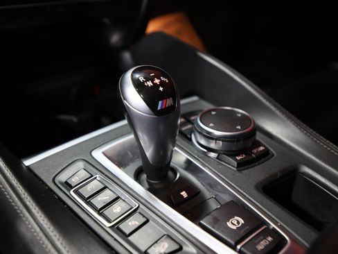 Used 2015 BMW X6 M image 22