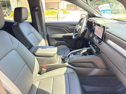 Used 2025 Chevrolet Colorado LT w/ LT Convenience Package RWD image 28