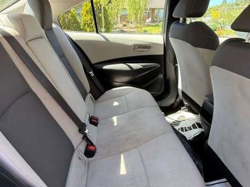 Used 2022 Toyota Corolla LE FWD image 4