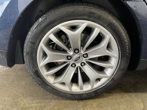 Used 2017 Ford Taurus Limited image 30