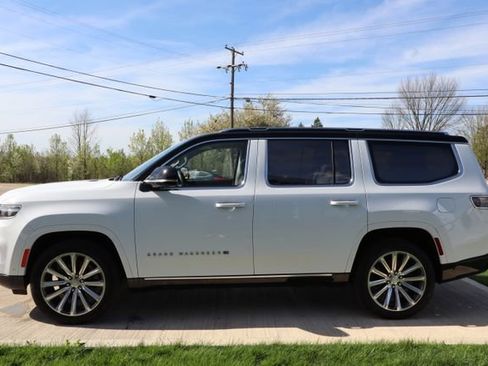 Used 2024 Jeep Grand Wagoneer Series II w/ Convenience Group III AWD/4WD image 33