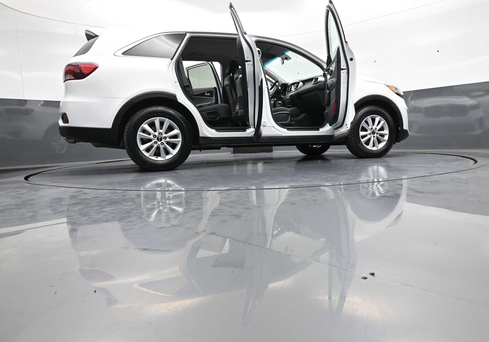 Used 2020 Kia Sorento FWD V6 image 47