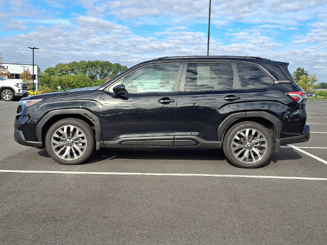 Used 2025 Subaru Forester Touring AWD/4WD image 4