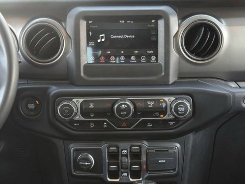 Used 2023 Jeep Gladiator Sport AWD/4WD image 17