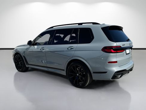 Used 2025 BMW X7 xDrive40i w/ M Sport Package AWD/4WD image 5