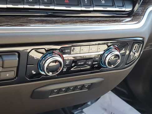 New 2025 GMC Sierra 3500 SLE w/ SLE Convenience Package image 21