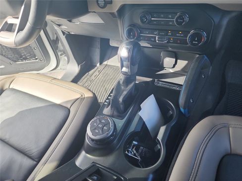 Used 2022 Ford Bronco Wildtrak image 29