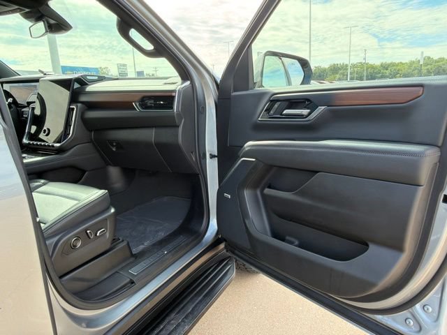 Used 2025 GMC Yukon Denali AWD/4WD image 50