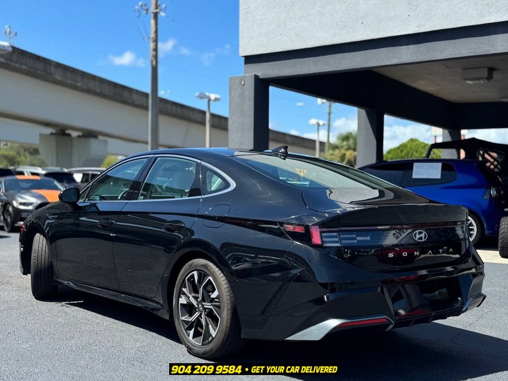 Used 2025 Hyundai Sonata SEL FWD image 4