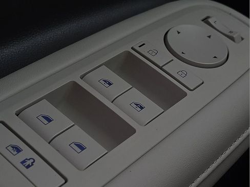 Used 2025 Hyundai Santa Fe SEL image 17