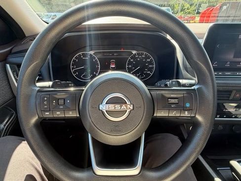 Used 2023 Nissan Rogue SV AWD/4WD image 33
