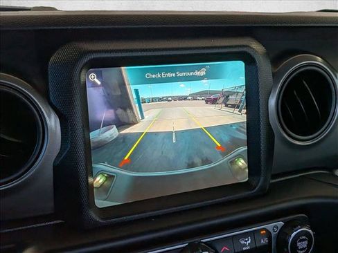 Used 2023 Jeep Gladiator Sport AWD/4WD image 12