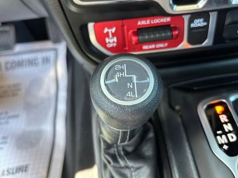 Used 2024 Jeep Wrangler Unlimited Sport AWD/4WD image 17