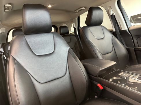 Used 2020 Ford Edge Titanium image 15
