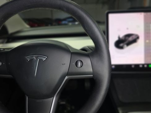 Used 2022 Tesla Model 3 Long Range AWD/4WD image 30