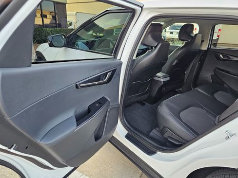 Used 2025 Kia EV6 Light image 18