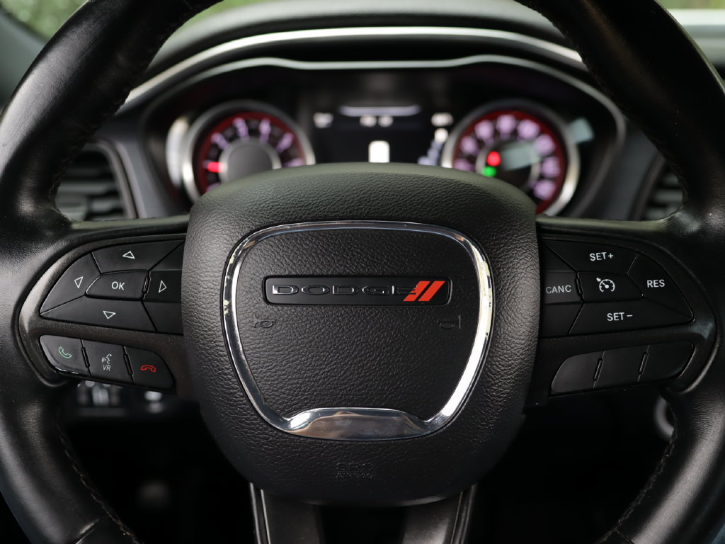 Used 2016 Dodge Challenger SXT RWD image 11