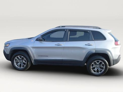 Used 2020 Jeep Cherokee Trailhawk AWD/4WD image 3