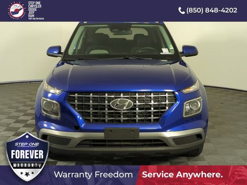 Used 2023 Hyundai Venue SEL FWD image 9