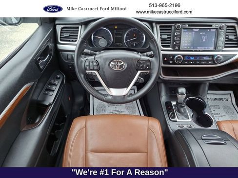 Used 2019 Toyota Highlander Limited image 11