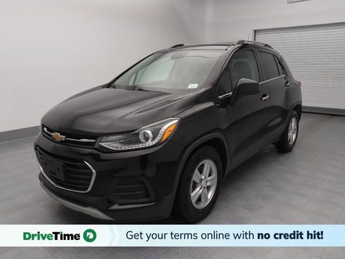 Used 2019 Chevrolet Trax LT w/ Sun & Sound Package image 1