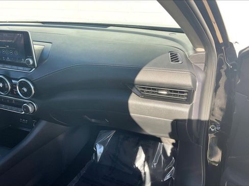 Used 2023 Nissan Sentra SV FWD image 21