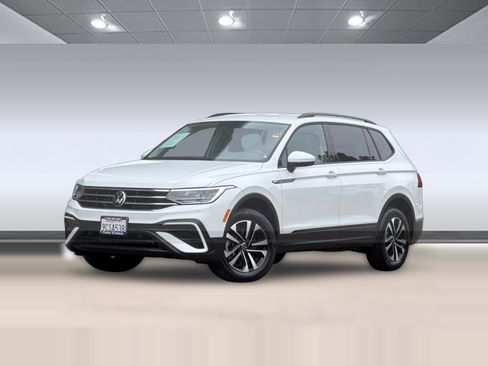 Used 2022 Volkswagen Tiguan S FWD image 2