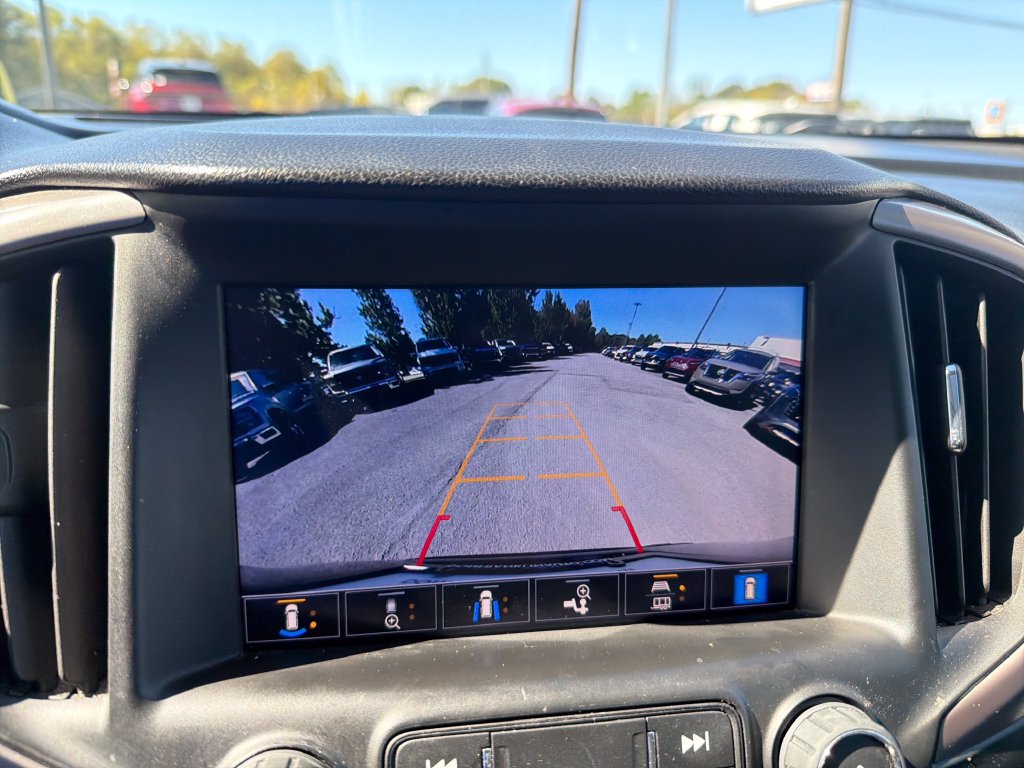 Used 2022 GMC Terrain AT4 w/ Infotainment Package II AWD/4WD image 18