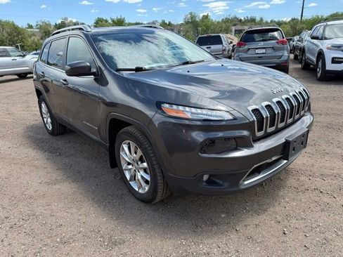 Used 2016 Jeep Cherokee Limited w/ Technology Group AWD/4WD image 8