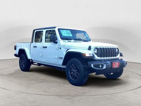 New 2026 Jeep Gladiator Sport image 8
