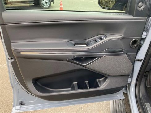 Certified 2025 Lincoln Navigator Reserve w/ Jet Appearance Package image 13