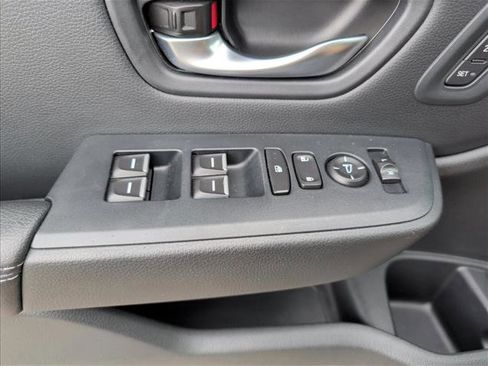 Used 2024 Honda Pilot Touring image 8