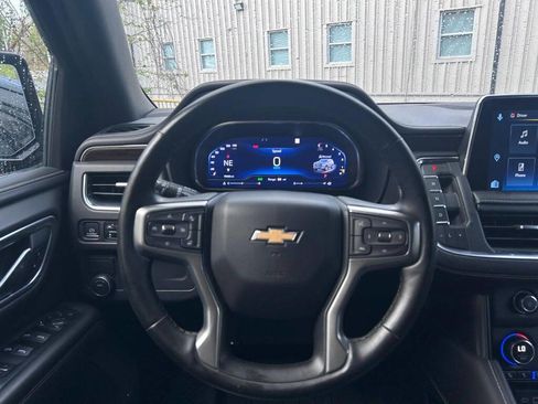 Used 2023 Chevrolet Suburban Premier image 18