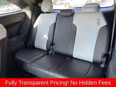 Used 2025 Toyota Sienna XSE AWD/4WD image 18