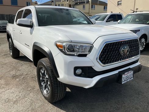Used 2019 Toyota Tacoma TRD Off-Road w/ TRD Premium Off Road Package image 65