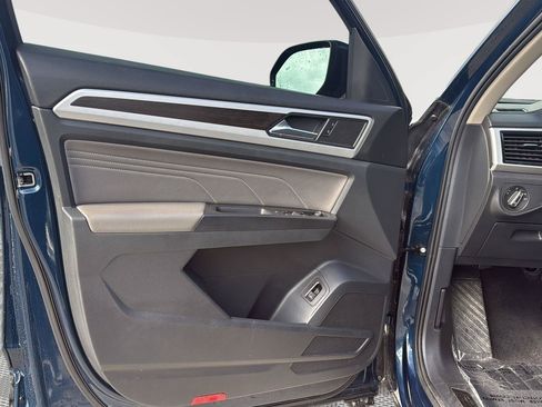 Used 2022 Volkswagen Atlas SE w/ Panoramic Sunroof Package AWD/4WD image 4