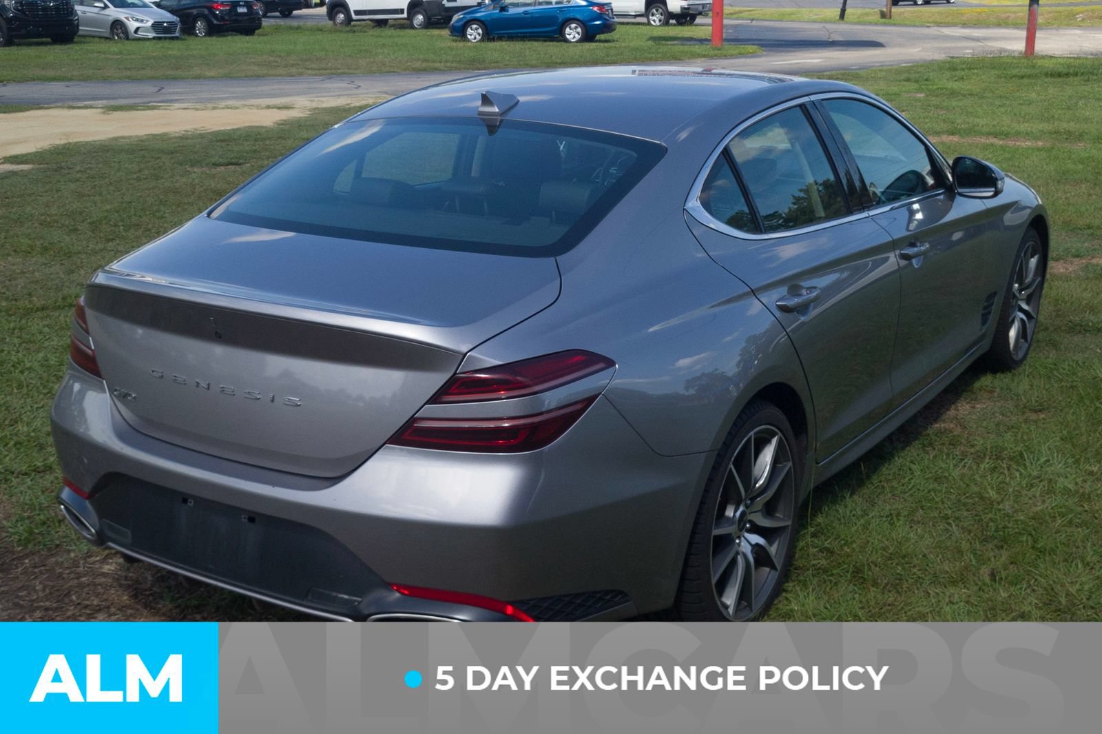 Used 2025 Genesis G70 2.5T RWD image 3