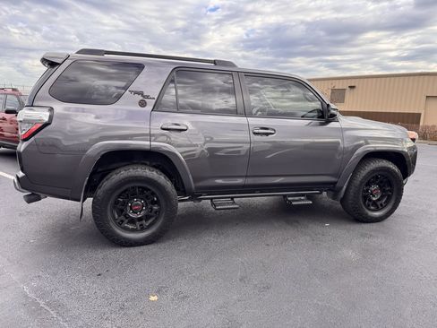 Used 2019 Toyota 4Runner TRD Off-Road image 6