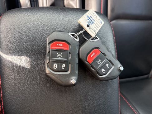 Certified 2021 Jeep Wrangler Unlimited Rubicon w/ Xtreme Recon 35" Tire Package image 26